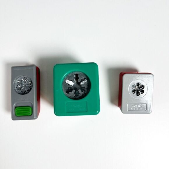 EK SUCCESS & CARL Bundle Of 3 Small Snowflake Paper Punches Scrapbooking Crafts - Picture 5 of 5